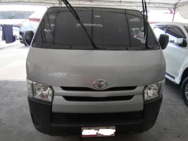 2017 Toyota Hiace 985K - Image 2