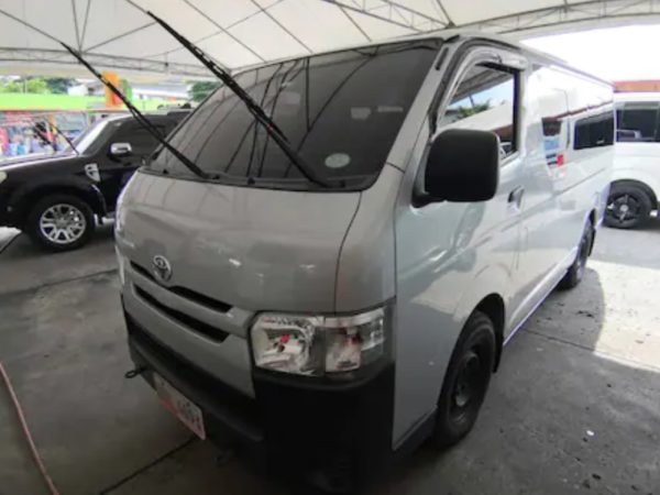 2017 Toyota Hiace 985K - Image 4