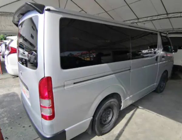 2017 Toyota Hiace 985K - Image 7